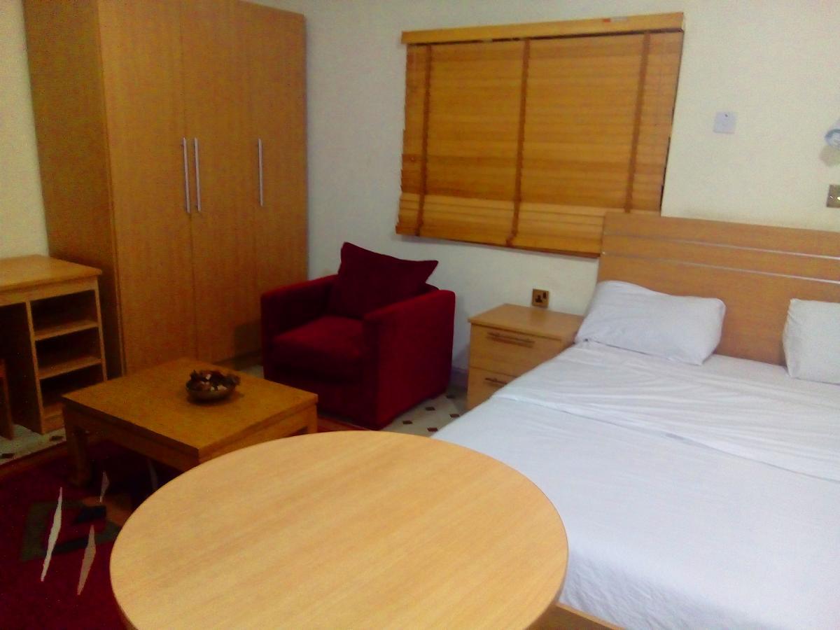 Aliayabiagba La Patriache Lodge מראה חיצוני תמונה