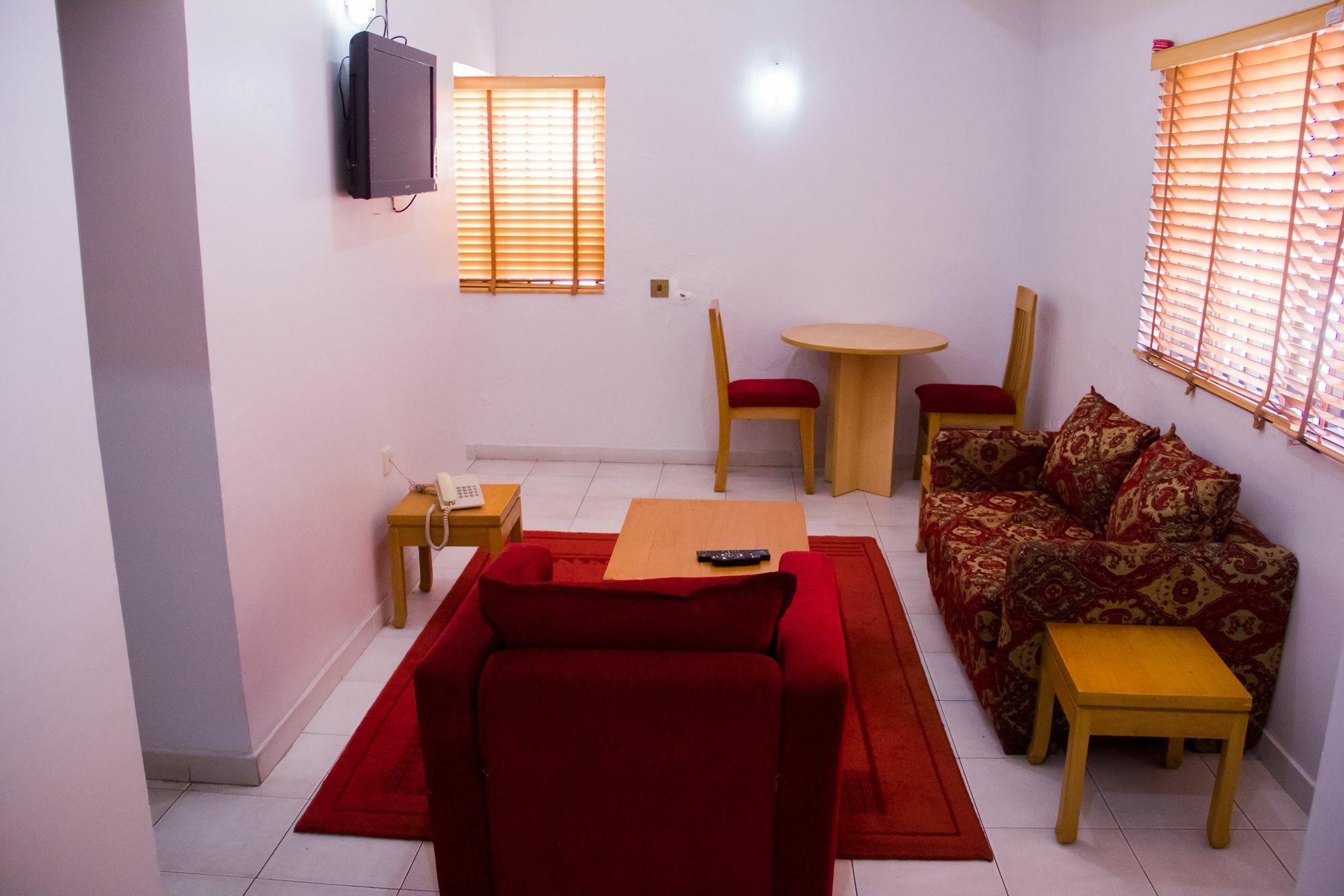 Aliayabiagba La Patriache Lodge מראה חיצוני תמונה