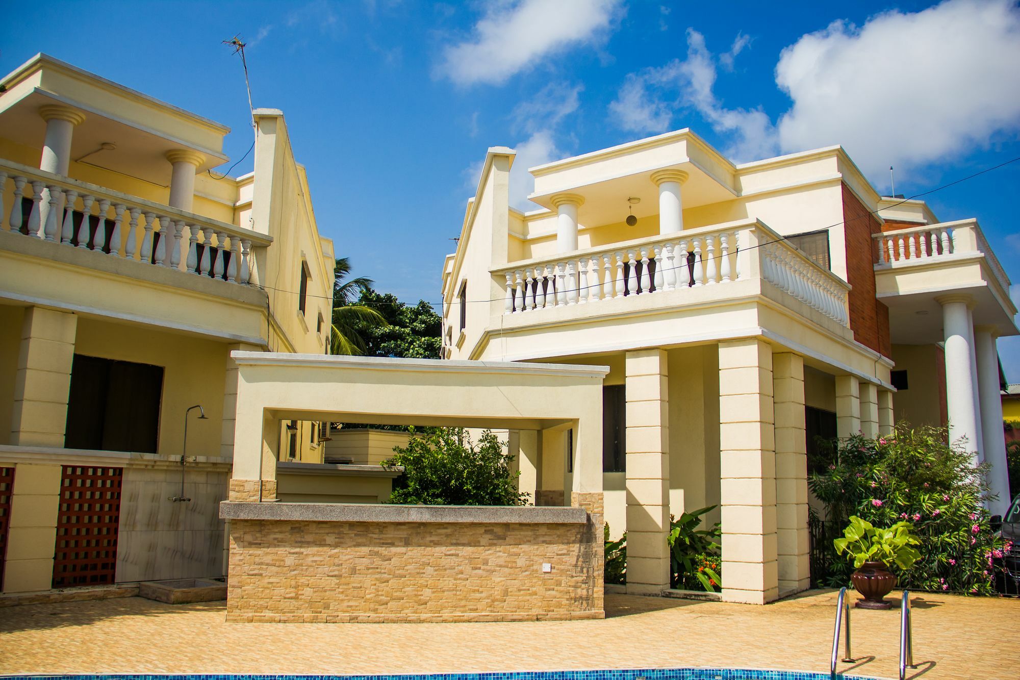 Aliayabiagba La Patriache Lodge מראה חיצוני תמונה